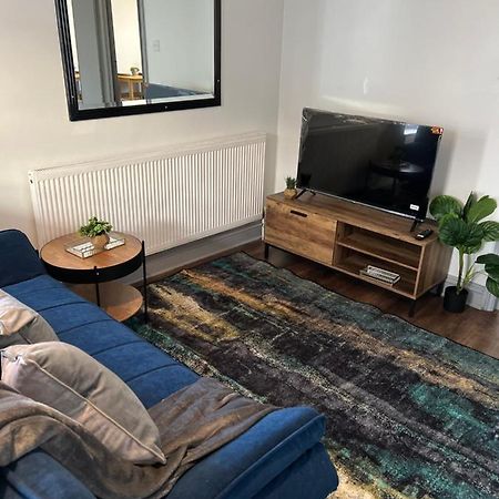Dalston 1 Bedroom Flat ロンドン エクステリア 写真